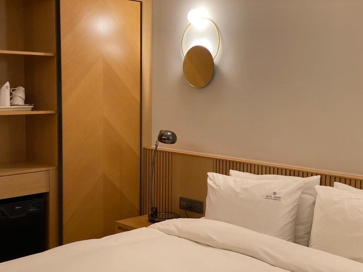 Hotel Avenue Чханвон Экстерьер фото