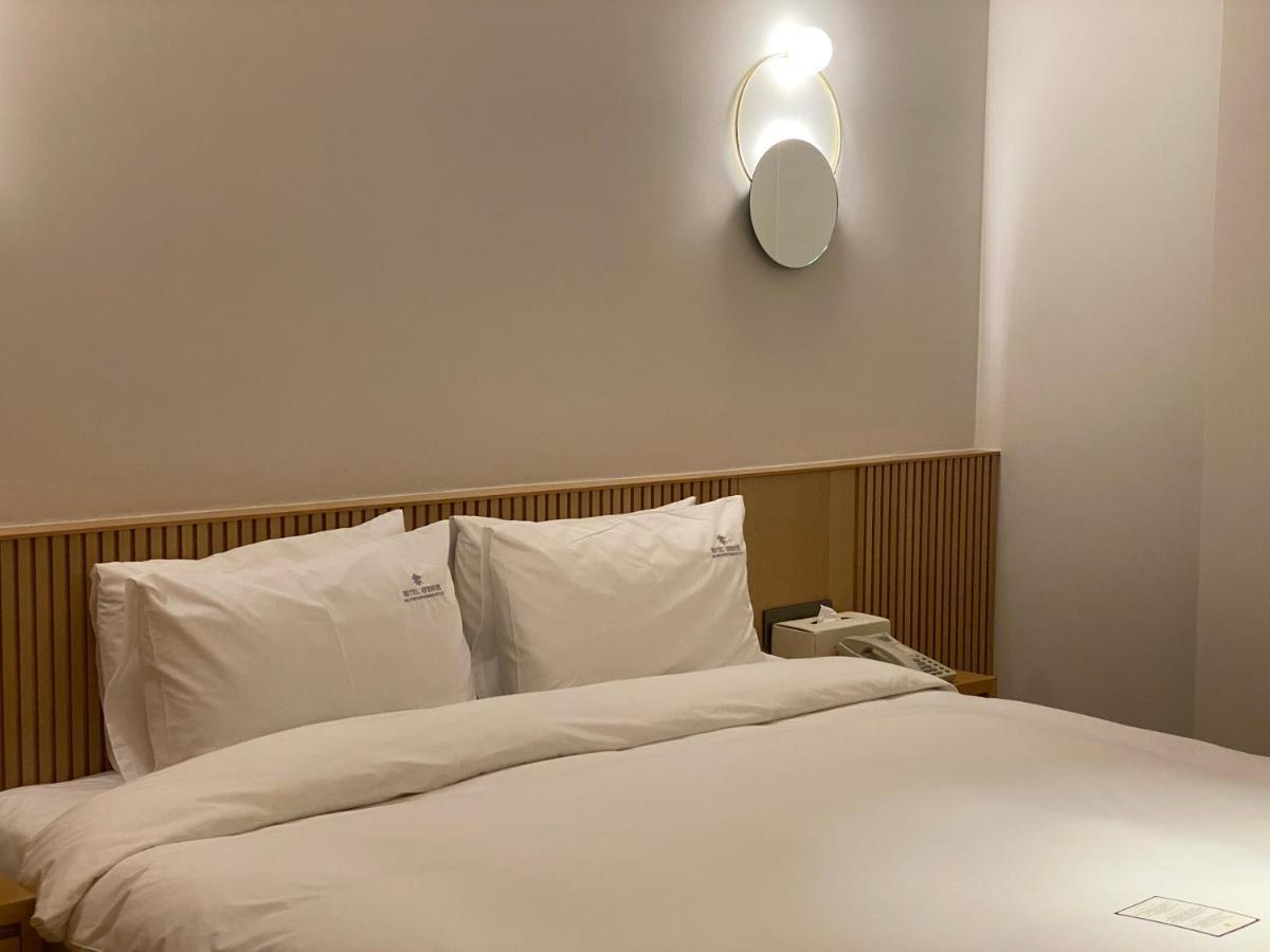 Hotel Avenue Чханвон Экстерьер фото