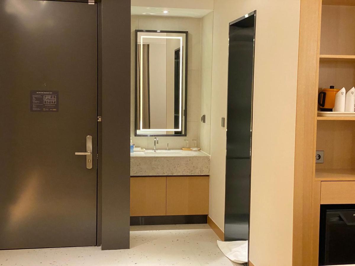 Hotel Avenue Чханвон Экстерьер фото