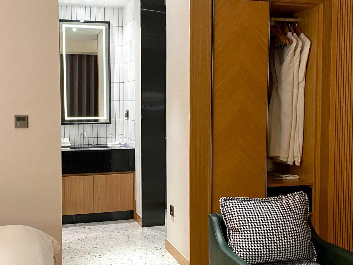 Hotel Avenue Чханвон Экстерьер фото
