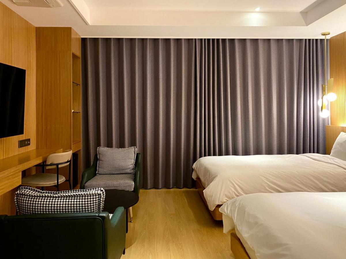 Hotel Avenue Чханвон Экстерьер фото